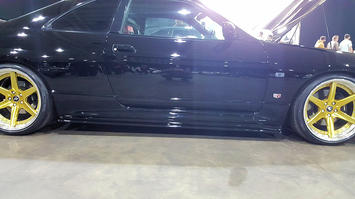 Skyline R33GTS/GTR NI Style Side Skirts addon FRP