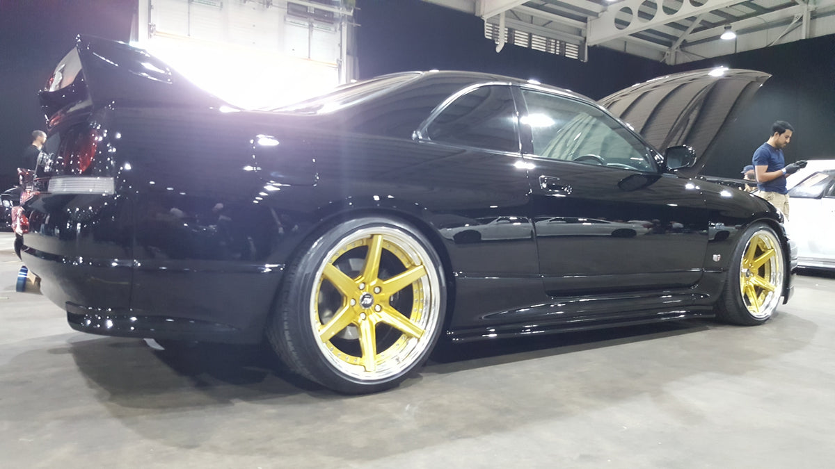 Skyline R33GTS/GTR NI Style Side Skirts addon FRP