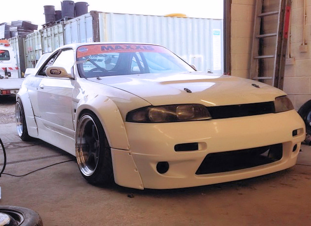 Skyline R33 GTST RB Style Body Kit
